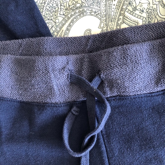 Like new sweat pants - Picture 3 of 4